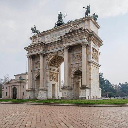 Luxury Apartment Near Arco Della Pace Guerrazzi 9 Milaan Buitenkant foto